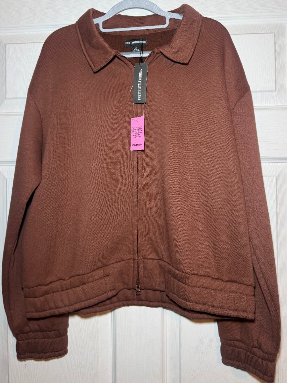PrettyLittleThing Zip Through Collared Sweatshirt Chocolate M
